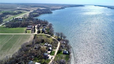 /international/us/33780-shady-oak-drive-clinton-mn-110107475056/