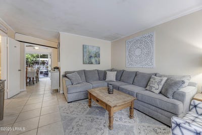 /international/us/100-mathews-drive-hilton-head-island-sc-110099297782/