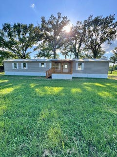 /international/us/126-roberts-road-logansport-la-110108079181/
