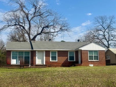 /international/us/326-hill-avenue-pittsburg-tx-110098140426/