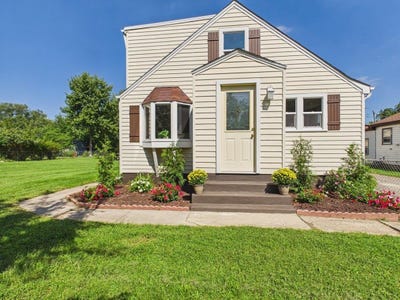 /international/us/856-marie-avenue-machesney-park-il-110110238425/