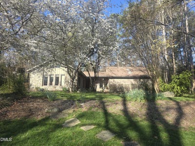 /international/us/10-kendall-drive-chapel-hill-nc-110108169694/