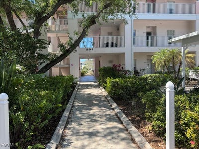 /international/us/19365-water-oak-drive-port-charlotte-fl-110105087256/