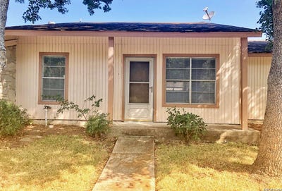 /international/us/1051-country-club-dr-seguin-tx-110109033609/