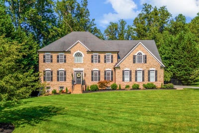 /international/us/109-trinity-court-lynchburg-va-110101136528/