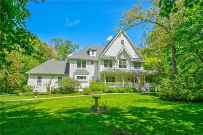 /international/us/15639-wake-street-ne-ham-lake-mn-110108394423/