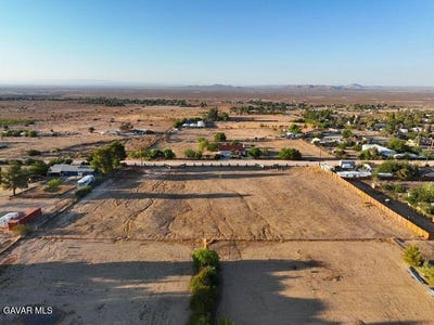 /international/us/vic-longview-avenue-pearblossom-ca-110102470572/