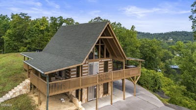 /international/us/1065-harbor-point-drive-sevierville-tn-110101178694/