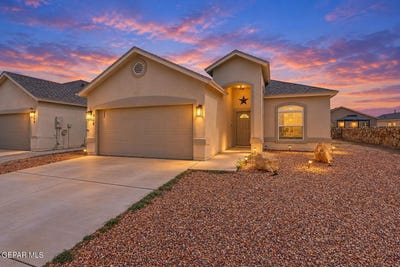 /international/us/824-whitebrush-drive-socorro-tx-110120037036/