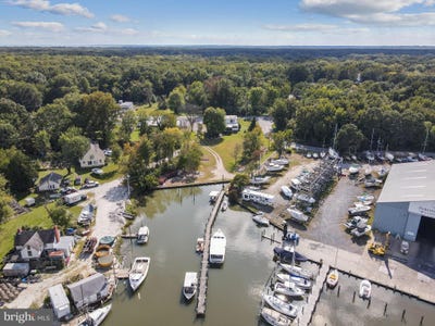 /international/us/1462-snug-harbor-road-shady-side-md-110104908366/
