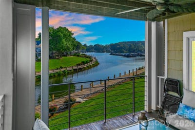 /international/us/18525-harborside-drive-cornelius-nc-110103707811/