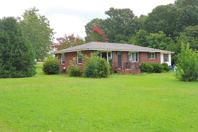 /international/us/1317-main-street-wellford-sc-110119633236/