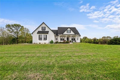 /international/us/1077-n-150-road-baldwin-city-ks-110100268478/
