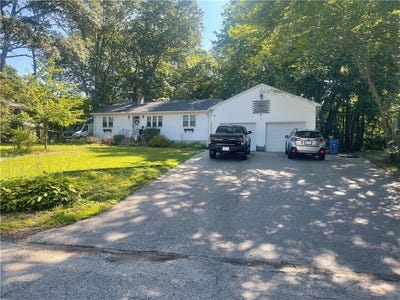 /international/us/90-brookdale-street-cumberland-ri-110101194528/