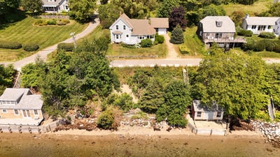 /international/us/78-77-water-street-castine-me-110101189721/