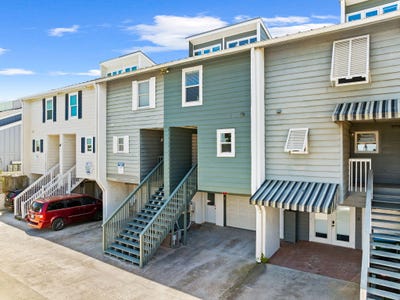/international/us/17207-front-beach-road-panama-city-beach-fl-110107717911/