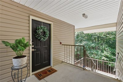 /international/us/12300-apache-avenue-savannah-ga-110108139630/