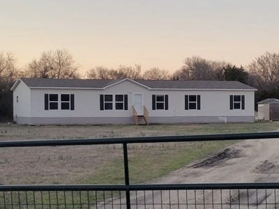 /international/us/1054-county-road-4455-trenton-tx-110108302050/