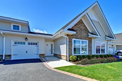 /international/us/3105-fox-hill-drive-baiting-hollow-ny-110107357029/