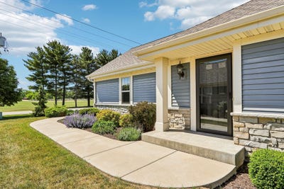 /international/us/306-markham-road-eagle-wi-110108398965/