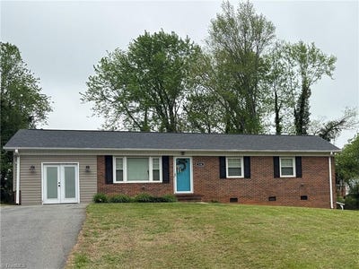 /international/us/158-betty-avenue-mount-airy-nc-110106525137/