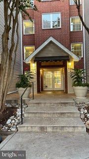 /international/us/3315-wyndham-circle-alexandria-va-110119988282/