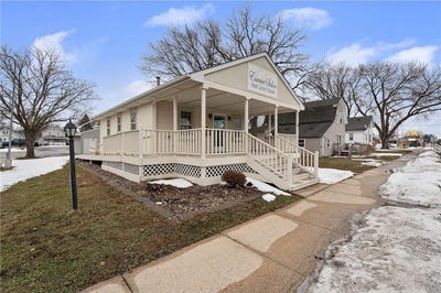 /international/us/1106-1st-avenue-sw-austin-mn-110104629085/