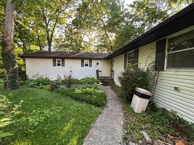 /international/us/1069-edgewood-drive-chillicothe-oh-110108384188/