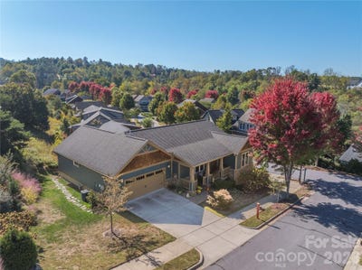 /international/us/3-bungalow-way-asheville-nc-110120458735/