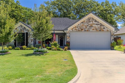 /international/us/123-oak-street-emory-tx-110119456998/