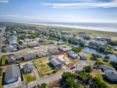 /international/us/802-325th-pl-ocean-park-wa-110092785616/