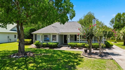 /international/us/415-lake-park-dr-myrtle-beach-sc-110109216758/