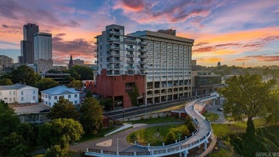 /international/us/5-statehouse-plaza-7b-little-rock-ar-110102628130/