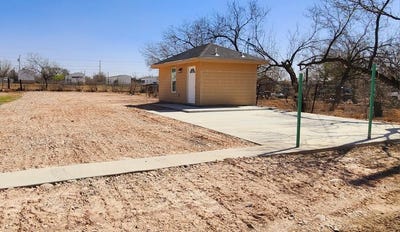 /international/us/248-victoriano-ave-eagle-pass-tx-110098294606/