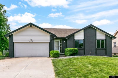 /international/us/11306-corby-street-omaha-ne-110108547727/