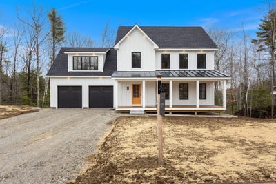 /international/us/60-woodbrey-lane-standish-me-110107459100/