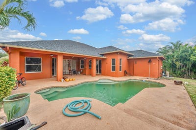 /international/us/624-sw-nichols-terrace-port-st-lucie-fl-110107303403/