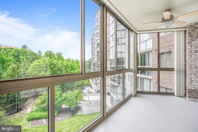 /international/us/19355-cypress-ridge-terrace-leesburg-va-110107908709/