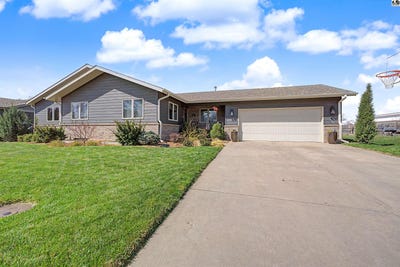 /international/us/907-meadow-ln-lindsborg-ks-110107840279/