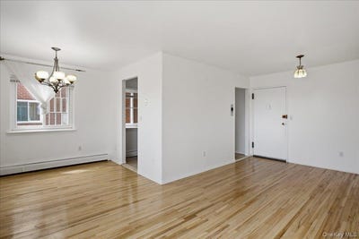 /international/us/900-midland-avenue-yonkers-ny-110108255313/