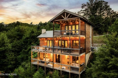 /international/us/1015-twin-oaks-rd-gatlinburg-tn-110119887306/