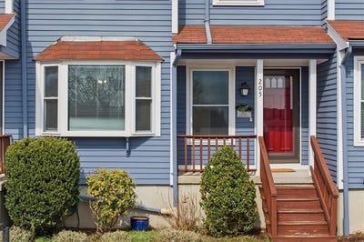 /international/us/200-heroux-boulevard-cumberland-ri-110109194268/