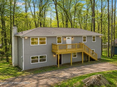 /international/us/243-white-pine-drive-pocono-lake-pa-110104291291/