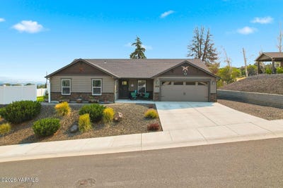 /international/us/303-s-12th-st-selah-wa-110110127940/