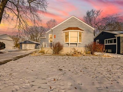 /international/us/124-leroy-avenue-clawson-mi-110104605450/