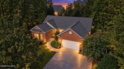 /international/us/30-lake-view-drive-e-pinehurst-nc-110110267403/