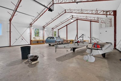 /international/us/26-airport-road-belfast-me-110110197136/