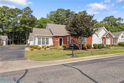/international/us/130-villa-drive-poquoson-va-110108678866/
