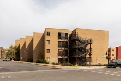/international/us/2000-prospector-avenue-park-city-ut-110108824352/