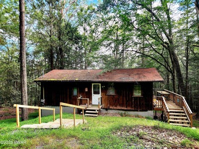 /international/us/134-laurel-trail-greentown-pa-110101088797/